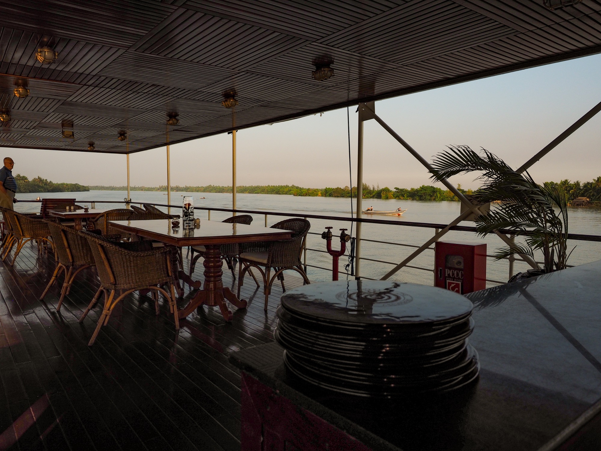Pandaw RV Katha Pandaw Lounge 2.jpg